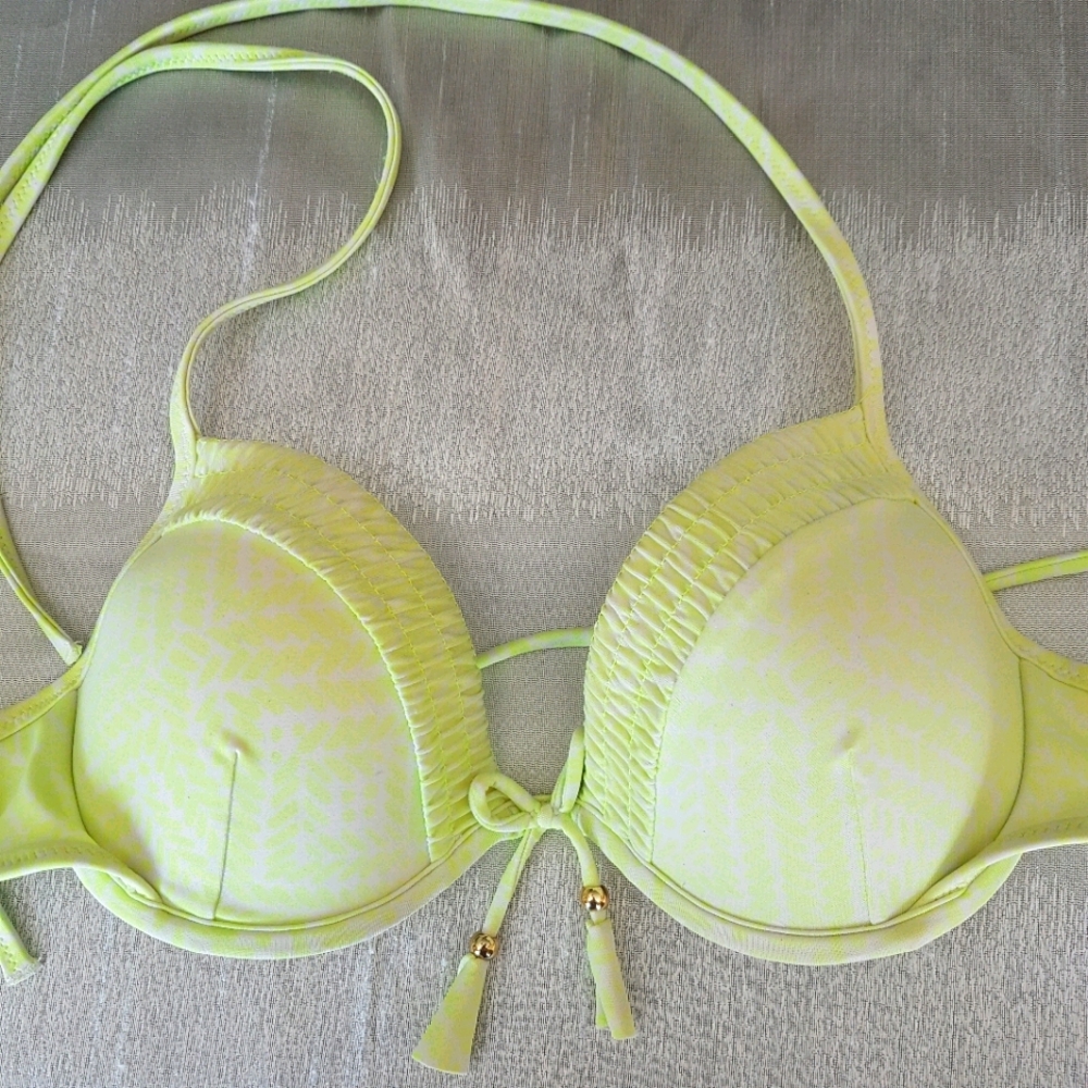 🍭Victoria's Secret🍭New Bikini top 34A